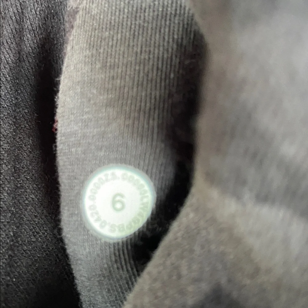 Lululemon Camo‎ Scuba Full Zip Hooded Jacket. Size 6